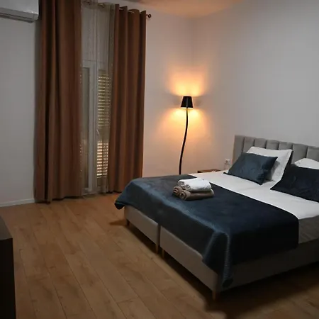 Rent 1 Apartmán Tirana
